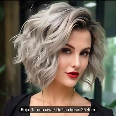 binarni sat: Kratka talasasta perika – tamno siva, dužina kose 25,4 cm - Stil — 2