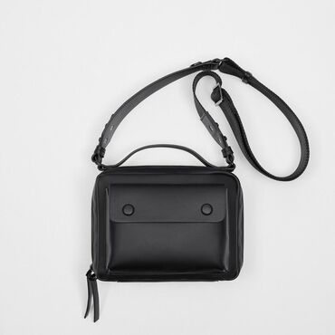 Барсетки: Сумка от Zara — стильный минимализм в деталях Компактная, но at lalafo.kg Барсетки: Сумка от Zara — стильный минимализм в деталях Компактная, но
