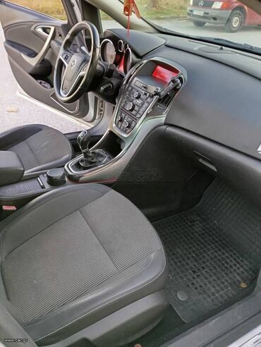 Opel: Opel Astra: 1.7 l. | 2010 έ. 220000 km. Χάτσμπακ — 1