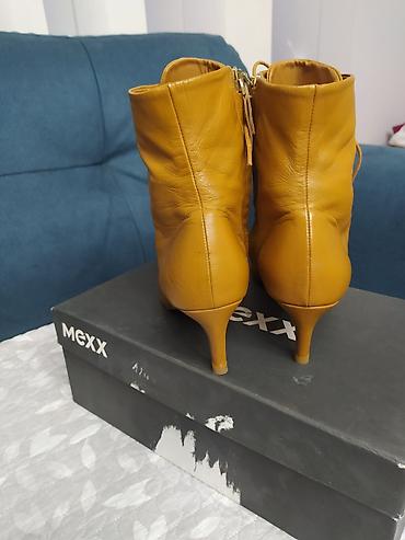 зара обувь: Продаю сапожки,, ZARA,, Деми,кожа, размер 37 -38,удобный каблук — 5