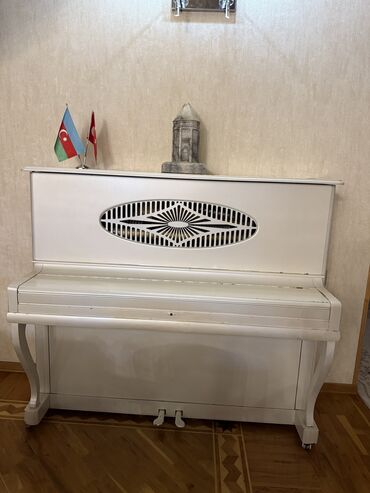 Tar: Piano, Rostov-Don, Akustik, İşlənmiş, Ünvandan götürmə
