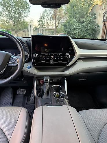 платинум: Toyota Highlander: 2020 г., 2.5 л, Гибрид, Внедорожник — 7