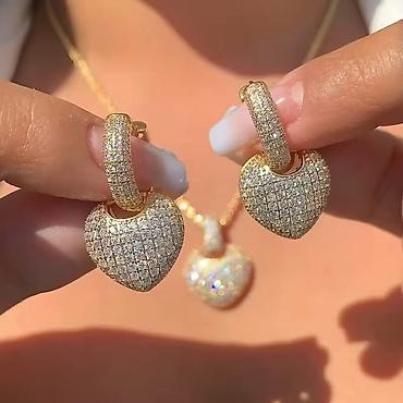 Minđuše: 800 din par — 30