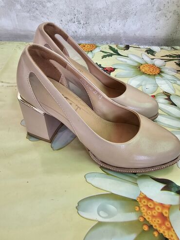 Детская обувь: Обувь на подростка девочкуна все сезоны.от 34 до 37 размера. Всё at lalafo.kg — 4 Детская обувь: Обувь на подростка девочкуна все сезоны.от 34 до 37 размера. Всё — 4