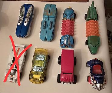 Hotwheels maşınları. ilk iki maşın 2 yerə ayırıla bilir. digər lalafo.az -da Hotwheels maşınları. ilk iki maşın 2 yerə ayırıla bilir. digər