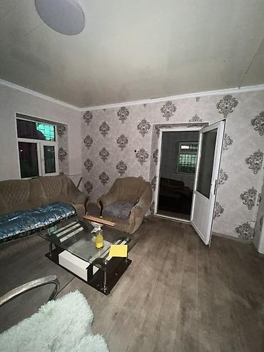 Продажа коттеджей и домов: 3 комнаты, 60 м², Бишкек, Восток-5 мкр Собственник — 14