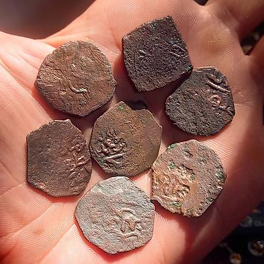 Монеты: 23 ədəd biryerdə Azərbaycanın Atabəyləri Hicri 1136-1225 Hardasa — 9
