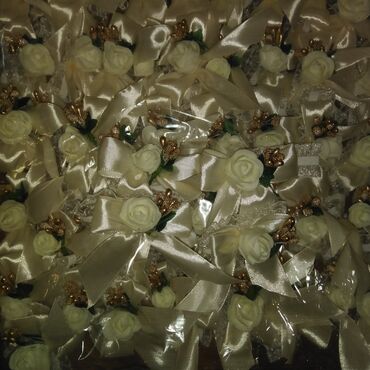 Svadbena oprema: Cvetna traka za kosu sa velom, idealna za posebne prilike. Traka je — 28