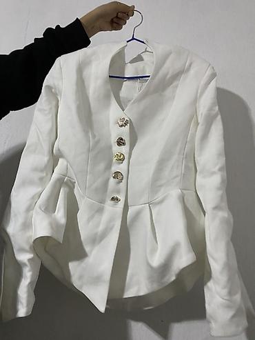 marc jacobs: Женский жакет белого цвета - Фасон: приталенный с акцентом на талию — 2