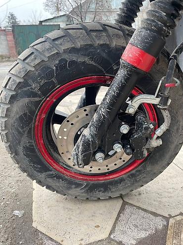 Скутеры: Скутер (мопед) 180куб, бензиновый Описание: - Категория: скутер/мопед — 6