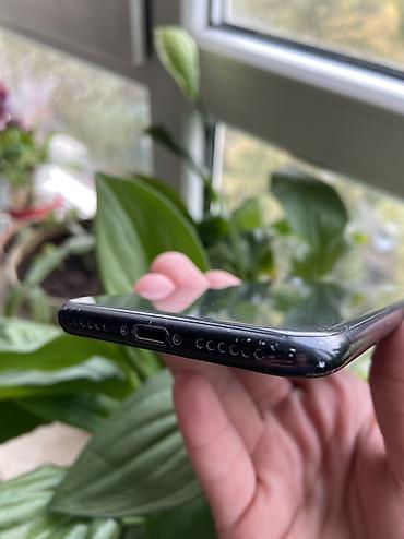 Apple iPhone: IPhone SE 2020, Б/у, 64 ГБ, Черный, 88 % — 8