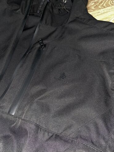 спортивные куртки: Куртка 2XS (EU 32), цвет - Черный