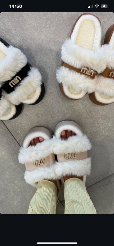 Papuče: Papuce 
36-41
2200 din
sdo — 10