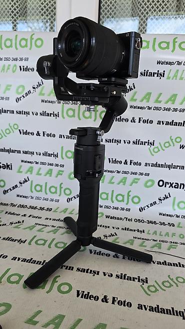 mini dv kamera: DJI Ronin-SC üzərində Sony A6000 və sony 28-70 abiyektif lə tam — 1