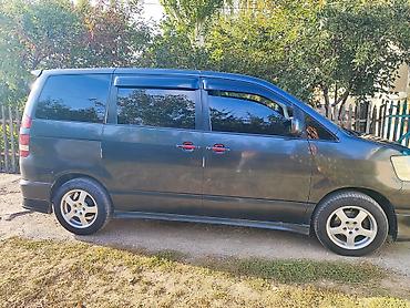 Toyota Noah: 2003 г., 2 л, Бензин, Минивэн