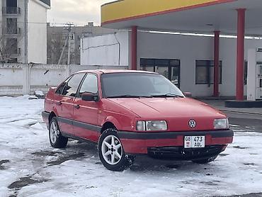 Volkswagen: Volkswagen Passat: 1990 г., 1.8 л, Механика, Газ, Седан — 1