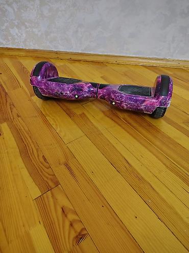 hoverboard aparatı 2 el: Hovərbord – parlaq bənövşəyi/kainat dizaynı, LED işıqlar və Bluetooth — 4