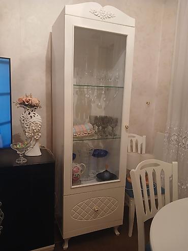 Мебель для дома: Qonaq otağı üçün vitrinli mebel dəsti Tərkibi: - 2 ədəd şüşə — 3