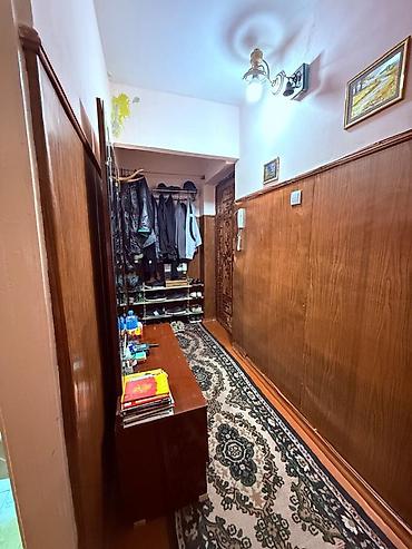1 комната, 30 м², 6 мкр 104 серия, 2 этаж, Старый ремонт