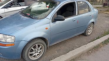 mitsubishi carisma 2003: Chevrolet Aveo: 2004 г., 1.4 л, Механика, Бензин, Седан — 3