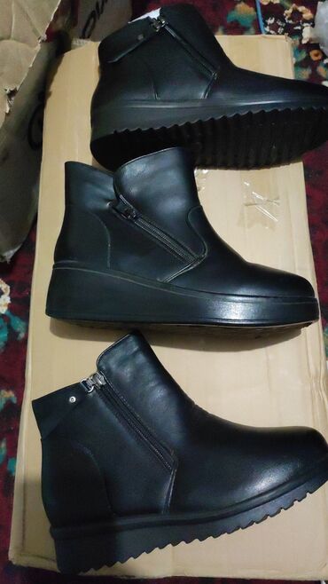 зимный красофка: Женские утеплённые ботинки-ботильоны черные. - Материал верха