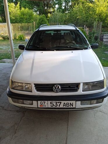 пасса: Volkswagen Passat: 1993 г., 1.8 л, Механика, Бензин, Универсал