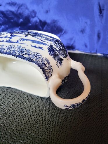 Činije: Sosijera nova engleska iz 70ih. Nova sosijera sve na njoj odsjaj od na lalafo.rs — 10 Činije: Sosijera nova engleska iz 70ih. Nova sosijera sve na njoj odsjaj od — 10