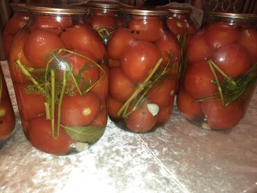 Turşular: Şüşə bankalarda pomidor turşusu satışa çıxarılır. Hər bankada qırmızı -da lalafo.az — 6 Turşular: Şüşə bankalarda pomidor turşusu satışa çıxarılır. Hər bankada qırmızı — 6