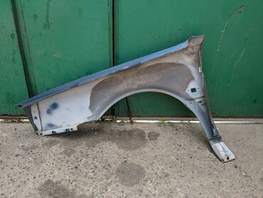 Крылья и комплектующие: Переднее правое Renault, 1990 г., Б/у, Оригинал — 2