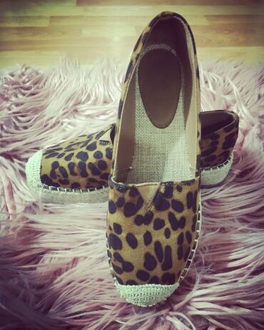 Makasin və loferlər: Ölçü: 37, rəng - Qəhvəyi, İşlənmiş -da lalafo.az — 6 Makasin və loferlər: Ölçü: 37, rəng - Qəhvəyi, İşlənmiş — 6