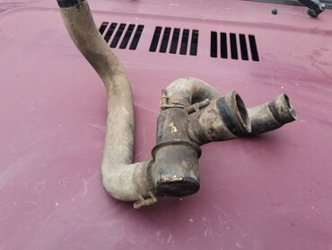 Auto delovi: Termostat sa crevima Lada 2121 Niva br.3. Polovno, očuvano. Skinuto sa — 4