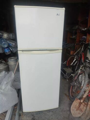 холодильник бу продаю: Холодильник LG, Б/у, Двухкамерный