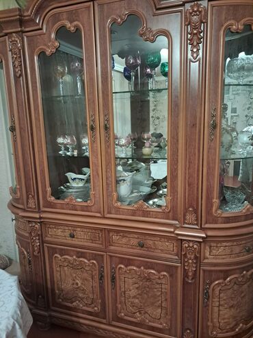 atapleniya qiymeti: Распашной, 6 дверей Прямой шкаф, Сервант