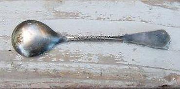 Staro posuđe i escajg: 4 + 1 posrebrena kašišica. Četiri (11 cm) plus jedna (9,5 cm) — 14