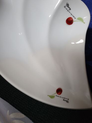 Ostalo posuđe: Tanjir vintaz za serviranja,posluzenja porcelanski. Tanjir je bez — 8