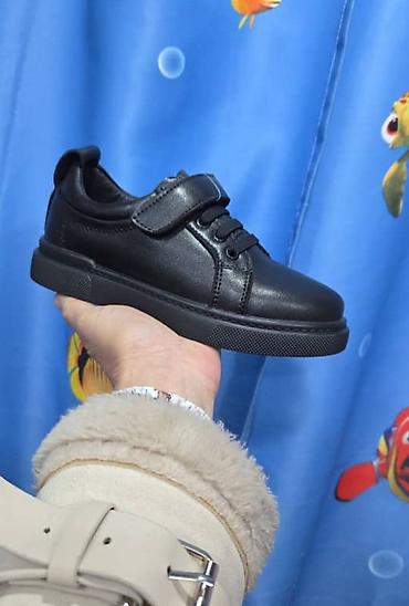 Детская обувь: Детская качественная обувь — выбор моделей - Кроссовки черные — 19