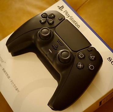 playstation 4 pult: PlayStation 5 üçün DualSense simsiz idarəetmə pultu – qara rəng ela — 2
