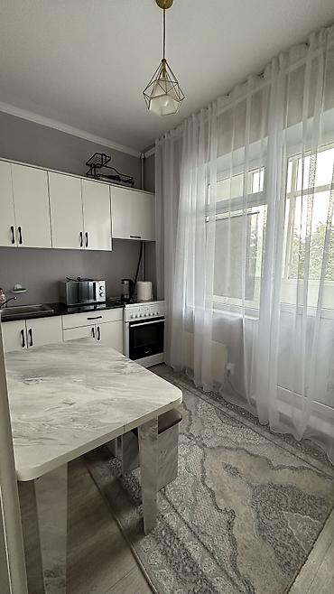 Күндүк ижара: 1 бөлмө, Улан мкр, Жаздык, жууркан-төшөк каптары, Кондиционер, Алдын ала ээлөө — 5