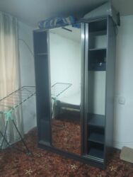 Uzunmüddətli kirayə mənzillər: Metro elmlere yaxın 2otaglı heyet evi kirayə verilir obsi heyedir — 10