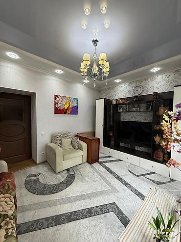 Продажа квартир: 5 и более комнат, 160 м² — 1