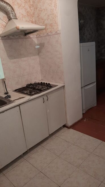 Uzunmüddətli kirayə mənzillər: Bileceride ploşada yaxin 300 nömreli mektebe yaxin 5/1 mertebesinde 2 — 8