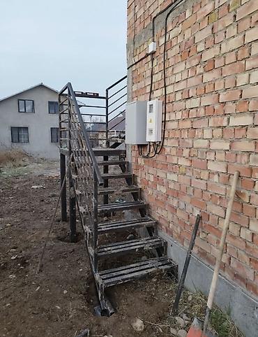 Металлические лестницы: Металлическая лестница Для дома, Бесплатная доставка, Стиль: Лофт — 135