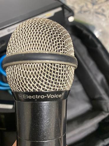 Вокальные микрофоны: Дистанционный микрофон Electro-Voice Model R 300 receiver Band C — 7