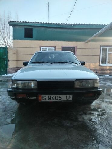 Mazda: Mazda 626: 1986 г., 2 л, Механика, Бензин, Седан