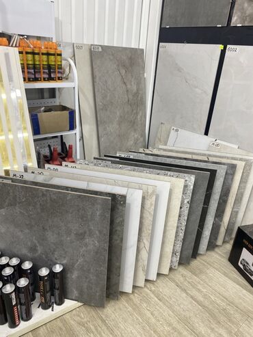 Керамическая плитка: **🔥 ПРОДАМ КАФЕЛЬ ОТ 550 сом/м²!** **✔ В НАЛИЧИИ:** ▫️ **120х60 — 8