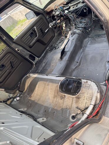 BMW: BMW 3 series: 1985 г., 3 л, Механика, Бензин, Купе — 13