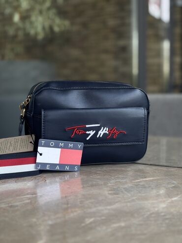 кошельки бишкек: Мужские барсетки ✨ Варианты дизайна: - Tommy Jeans: темно-синяя at lalafo.kg кошельки бишкек: Мужские барсетки ✨ Варианты дизайна: - Tommy Jeans: темно-синяя