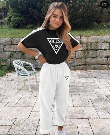 Gornji i donji deo: Veličine S M L XL
Cena 4400 din n — 3