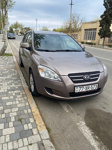 Kia: Kia cee’d hatchback Xüsusiyyətlər: - Kuzov: 5 qapılı hatchback - — 4