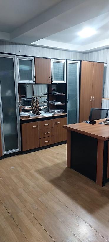 Kommersiya daşınmaz əmlakı: 50 kvadrat olan 2 otaqlı Yarım Podval, icarəyə verilir. Ofis kimi — 2